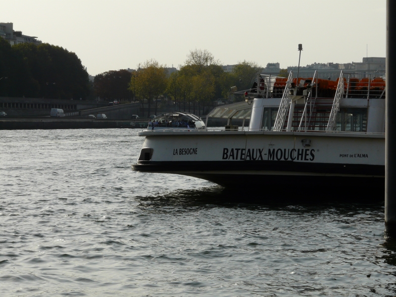 "La Besogne", de la Compagnie des Bateaux-Mouches (Photo NB)