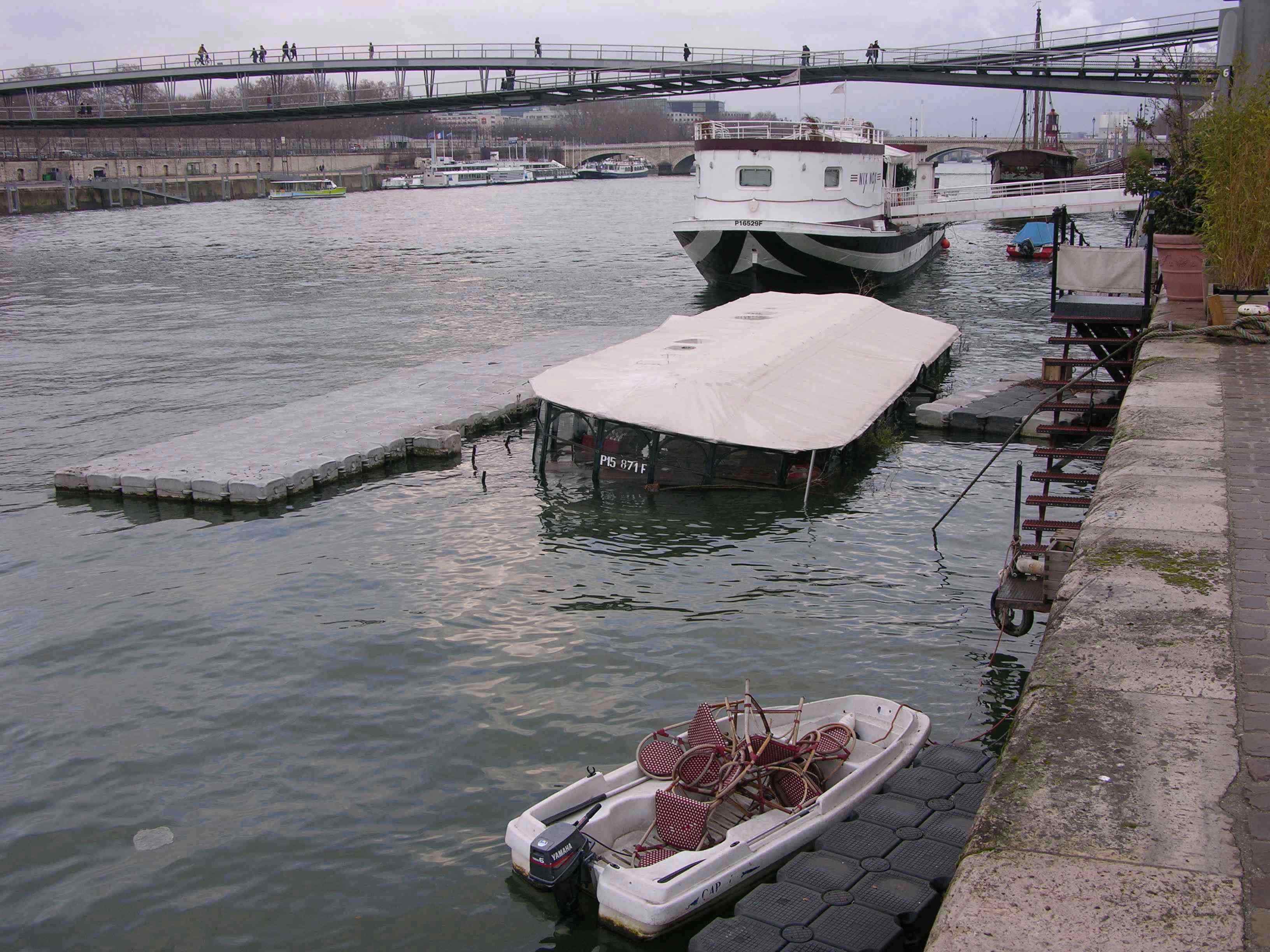 Naufrage du "Kiosque Flottant" (Photo PJL)