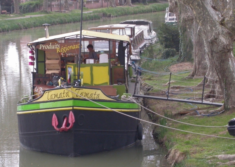 La péniche-épicière de Claudine Wytrowa (Photo OT)