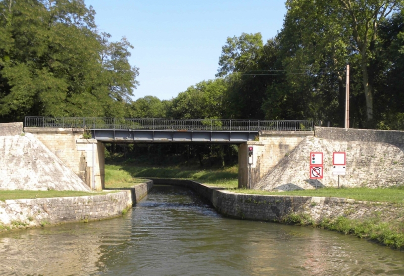 Feu rouge pour le tunnel de Saint Albin (Photo PJL)