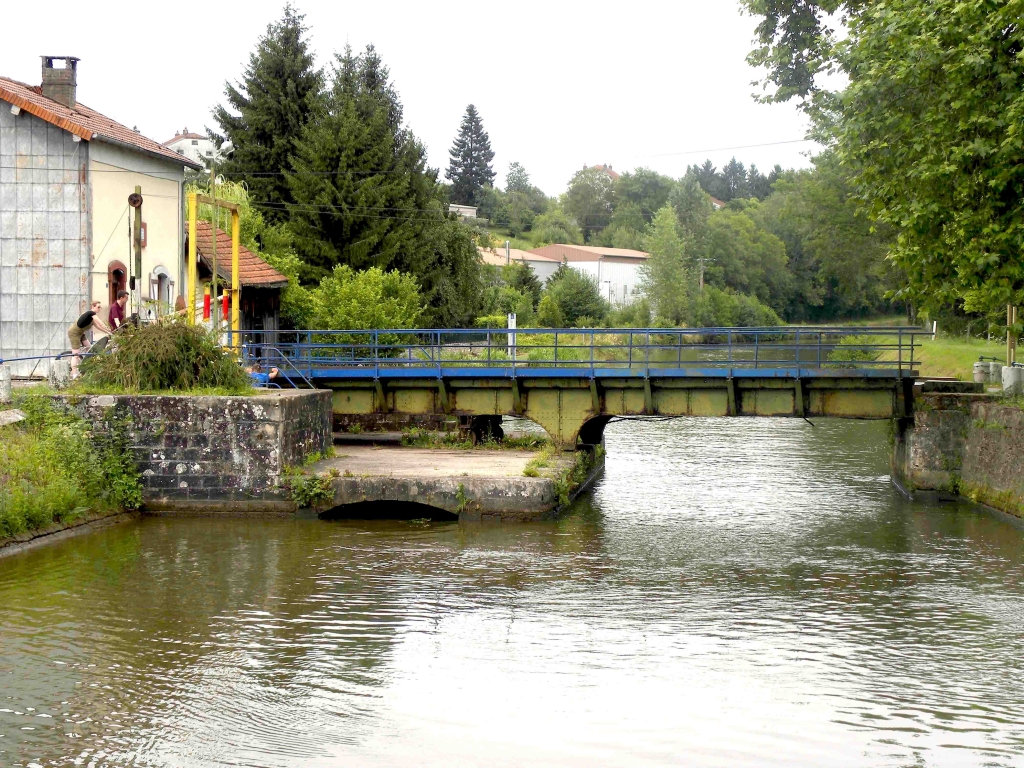 Le pont-tournant de Selles en 2009 (Photo PJL)