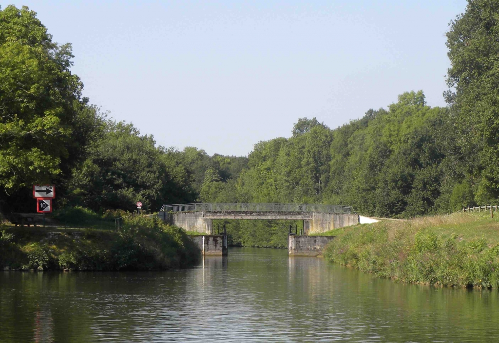 Portes de garde de Savoyeux - PK 315 de la Petite Saône (Photo PJL)