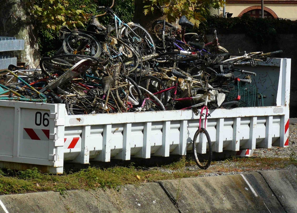 Vélos extraits du canal à Toulouse (Photo VNF)