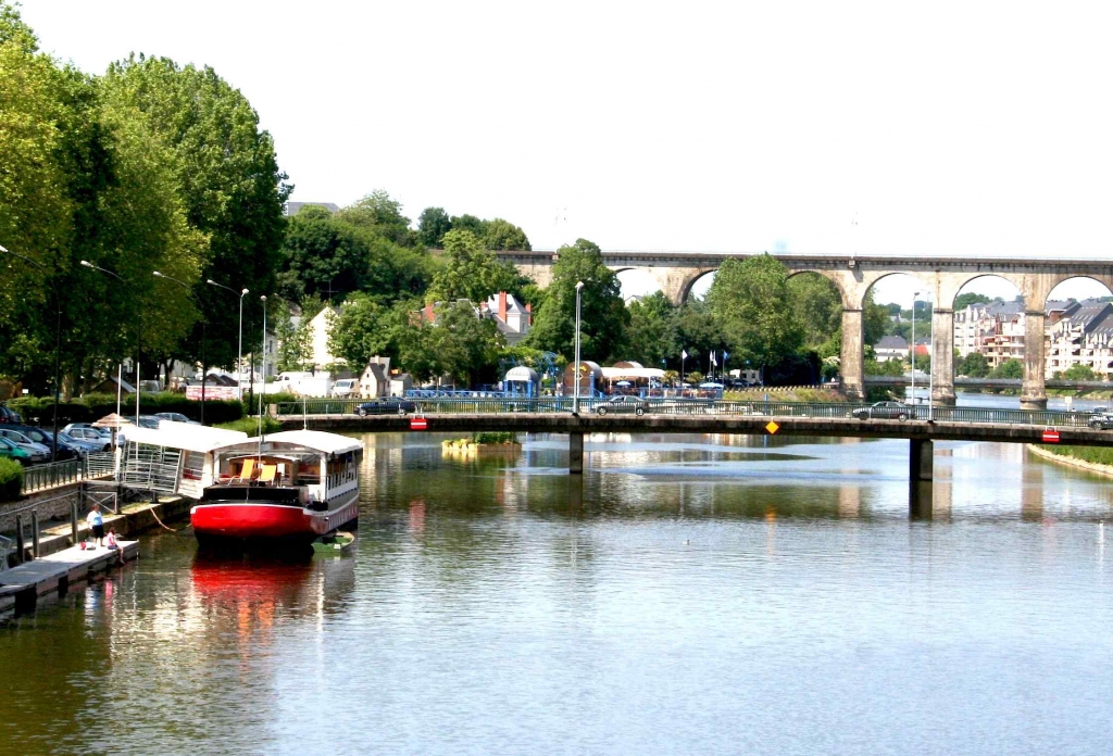 Bateau-restaurant "La Marina" à Laval (Photo OT Laval)