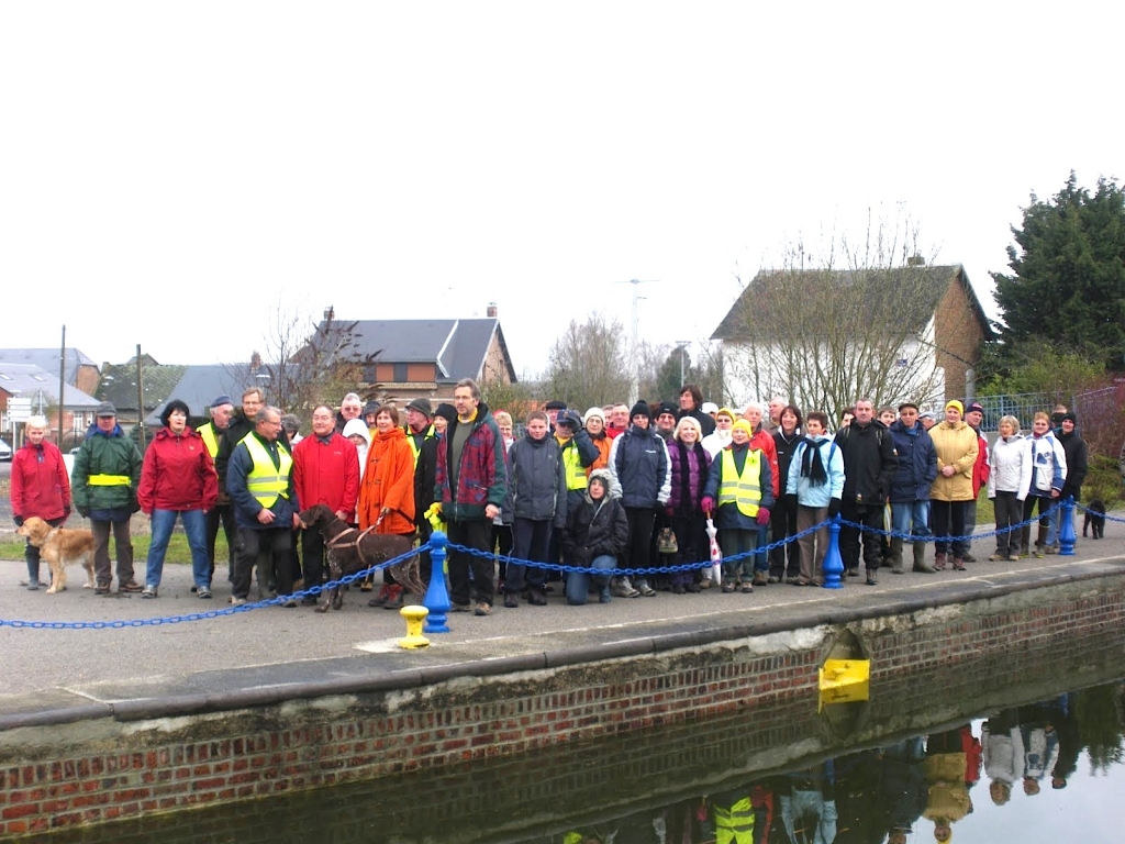 "Canal-Set" marche pour la Sambre (Photo F. Kimpe)