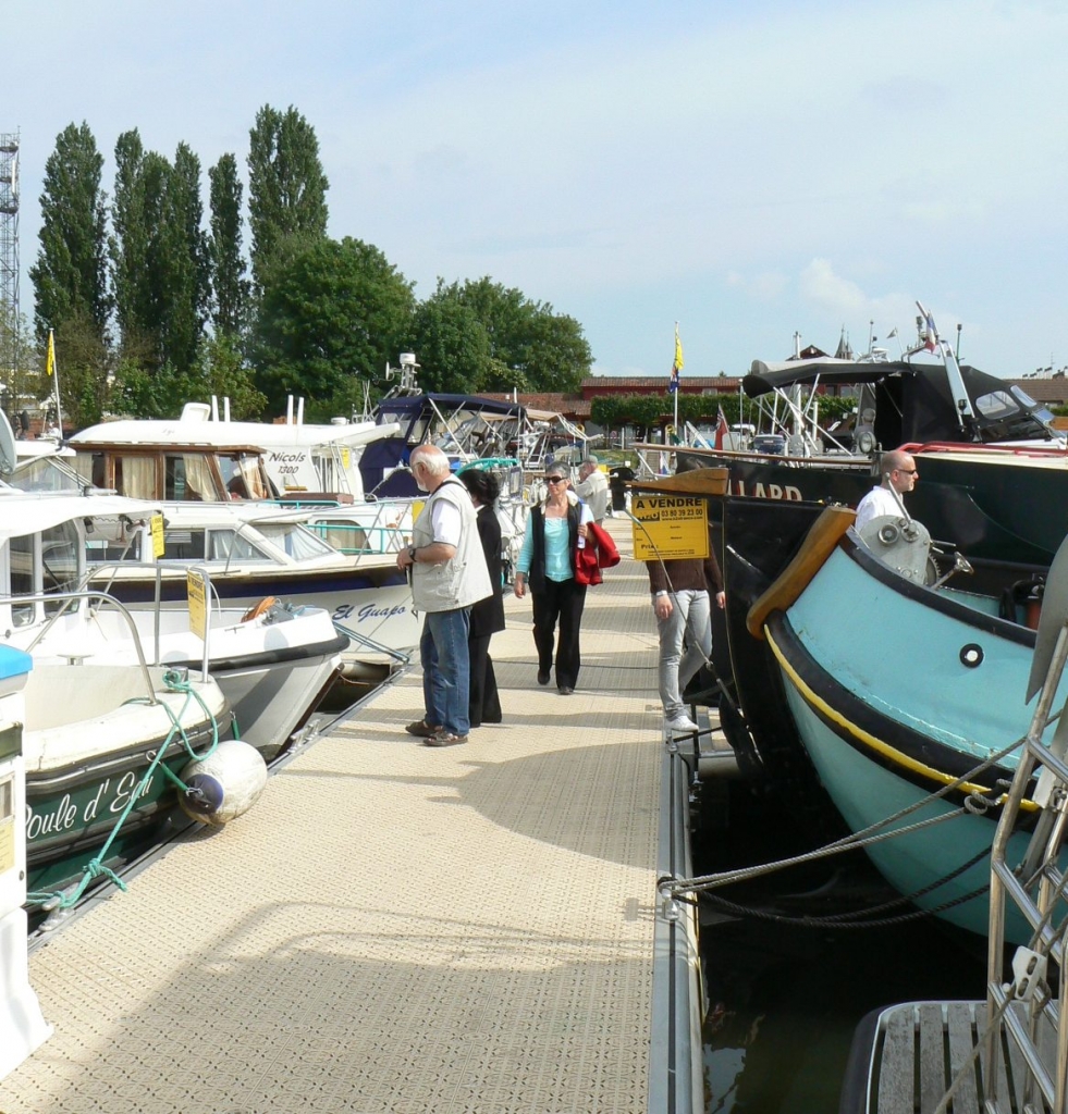 "Salon fluvial" 2011 de Saint-Jean-de-Losne (Photo P. Ménager)