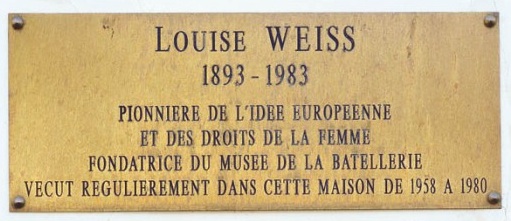 Plaque commémorative rue Louise Weiss à Conflans Sainte Honorine