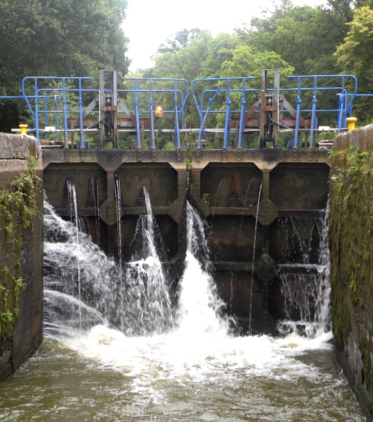 Porte amont d'une écluse du canal des Vosges (Photo PJL)