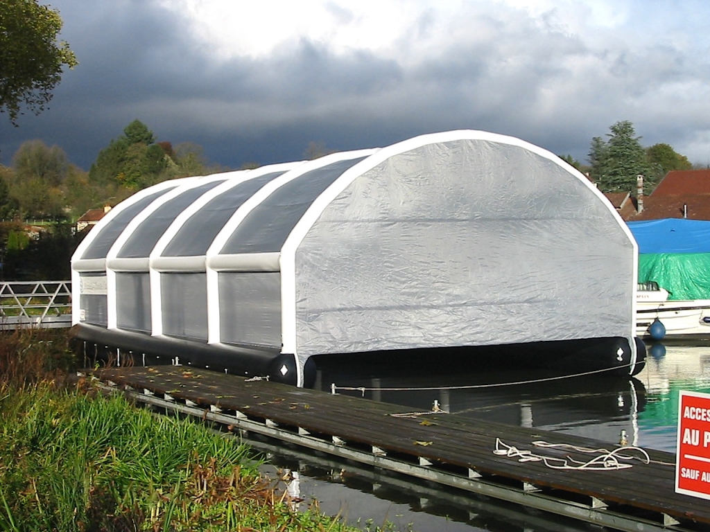 Hangar gonflable et flottant (Photo FCN)