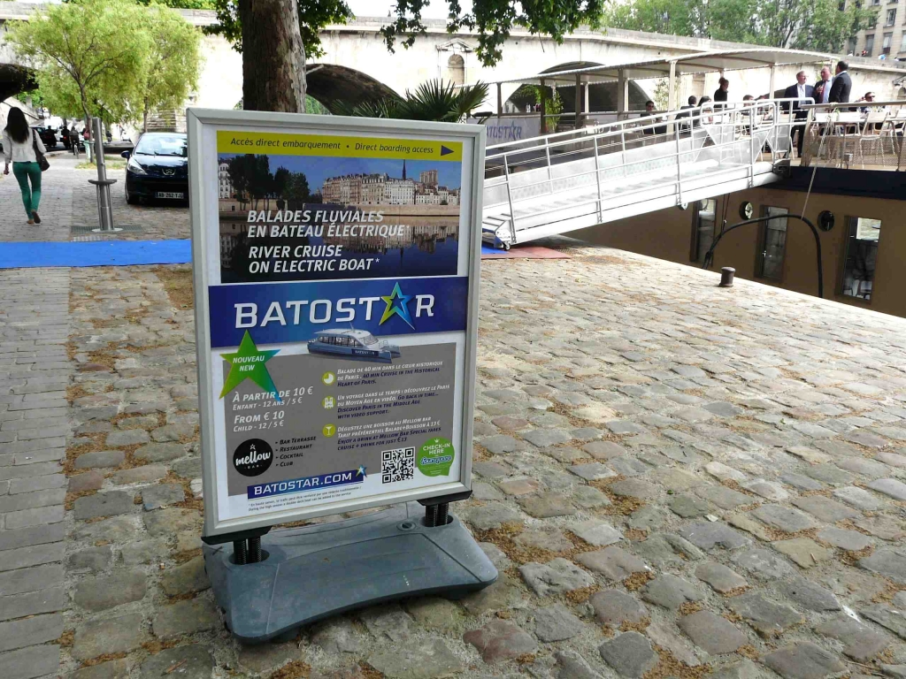 L'appontement du "Batostar" au pied du Pont Marie (Photo G.Matignon)