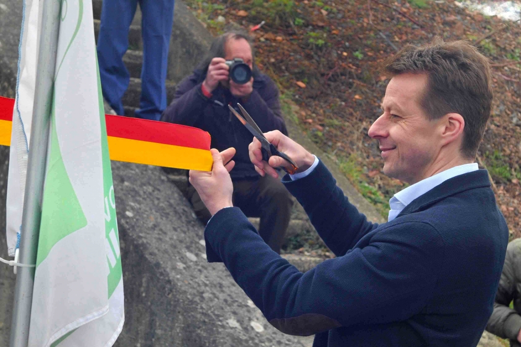 Le ministre Carlo di Antonio a coupé le ruban (Photo Y. Gérondal)