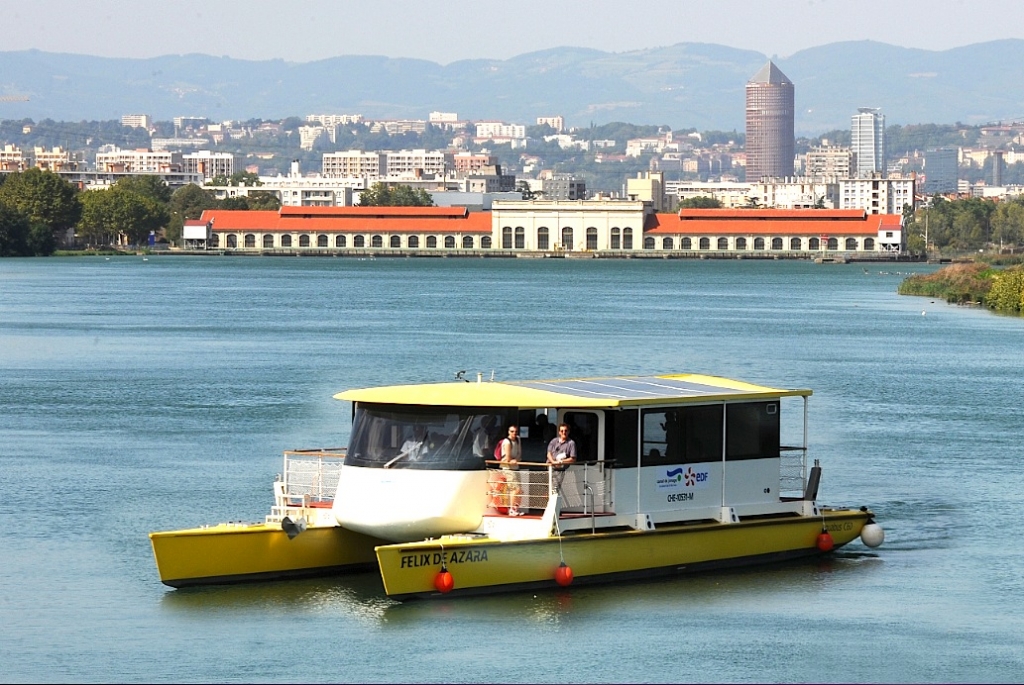 La navette expérimentale du Haut-Rhône (Photo SIA du canal de Jonage)