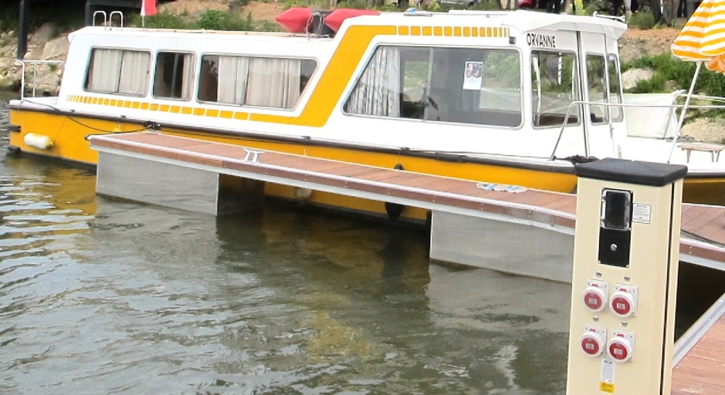 Encore 2 mois à attendre avant d'utiliser les bornes de la halte de Conflans (Photo N.Parent)