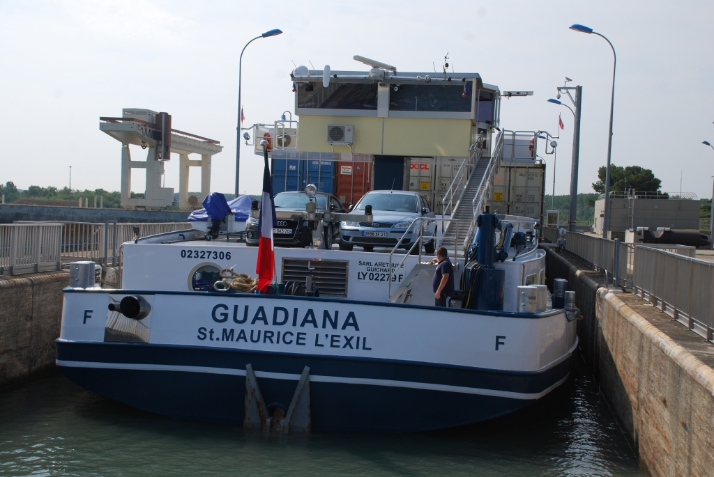 Guadiana dans l'écluse de Caderousse (Photo J.-F. Macaigne)