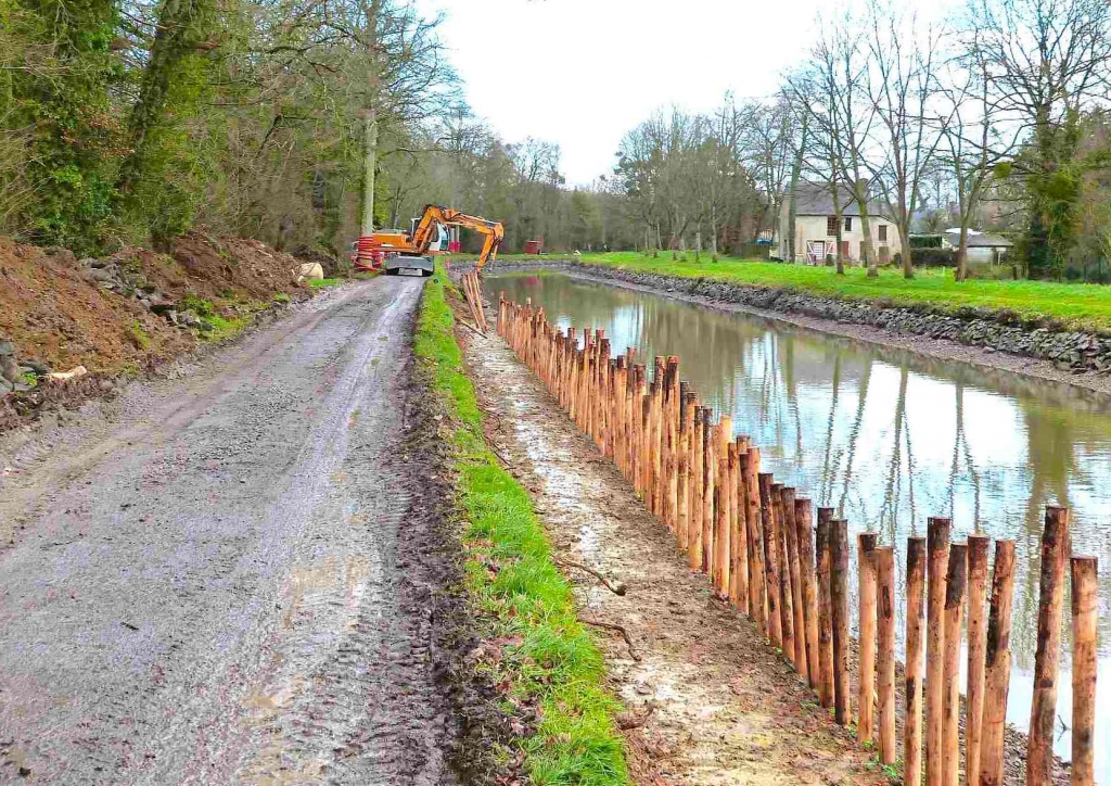 Travaux de restauration des berges du canal  d'Ille et Rance (Icirmon)