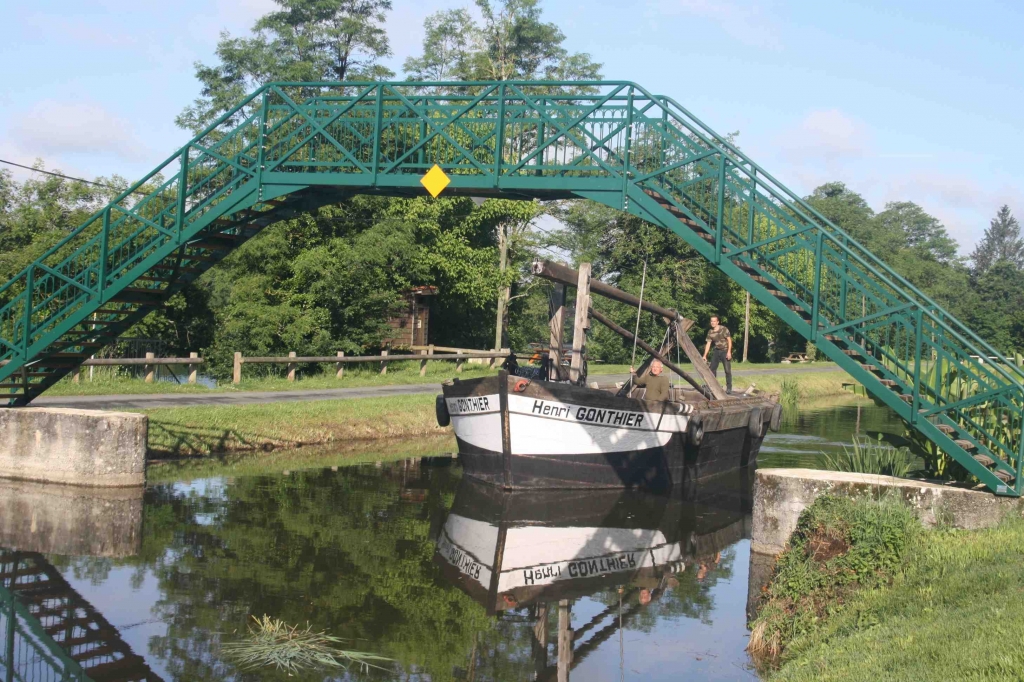 Canal de Lalinde - Pour devise, le nom du dernier gabarier de Dordogne (Photo Pesqueyroux)