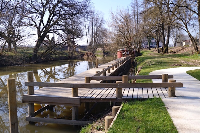 Halte de Thoissey, à la jonction de la Saône et de la Chalaronne (Photo G.Pezzotta)