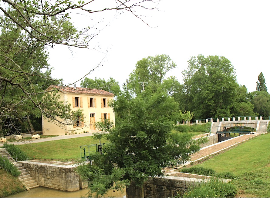 La maison écluisère de l'écluse double de Graziac (Photo J-Y.Liberge)