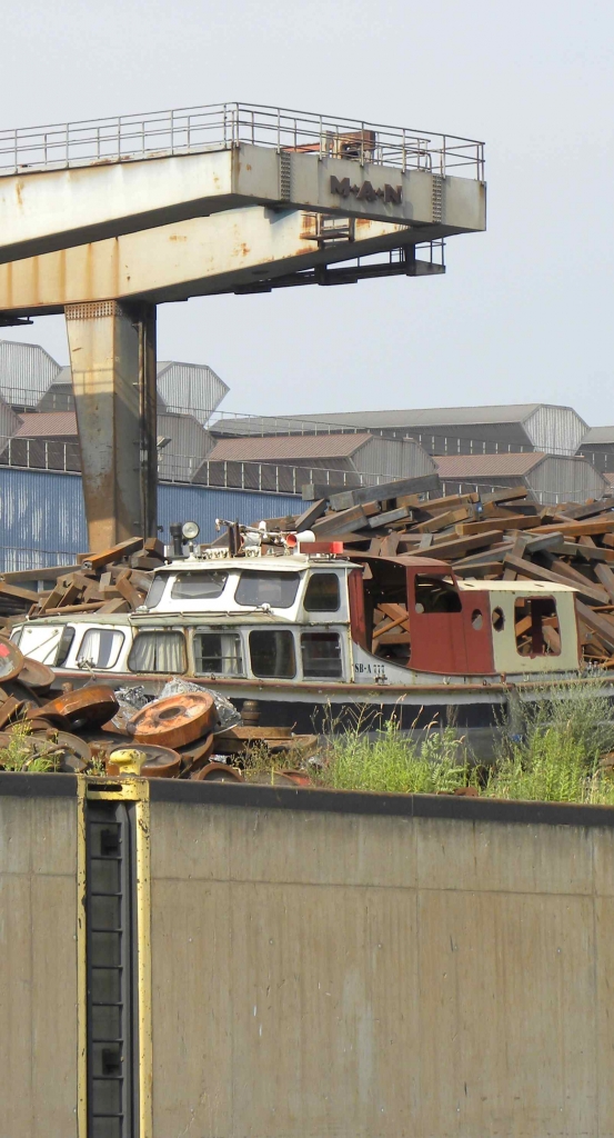 Casse de bateaux sur la Sarre allemande - PK77 (Photo PJL)