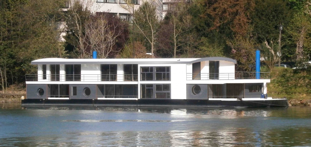 Le Mimi-Pinson, bateau-logement (Photo Ph.Nineuil)