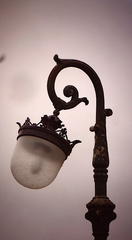 Un des 64 lampadaires du pont canal de Briare (Photo Elo-Yan)