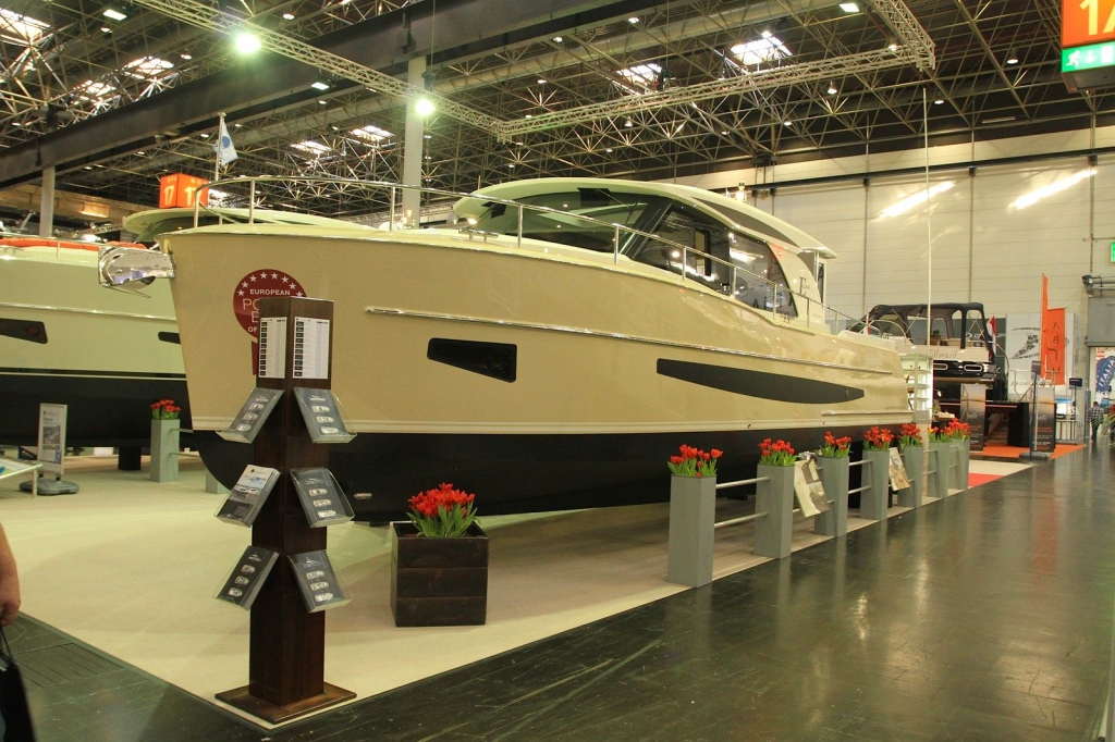 Le Boarncruiser Élégance", "Boat of the year 2016" au Boot-Düsseldorf (Photo G.Fatras)