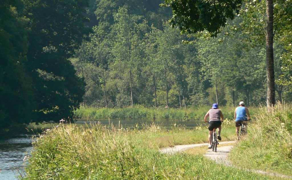 "Cycl'eau tourisme" sur le chemin de halage de l'Aulne (Photo Smatah)