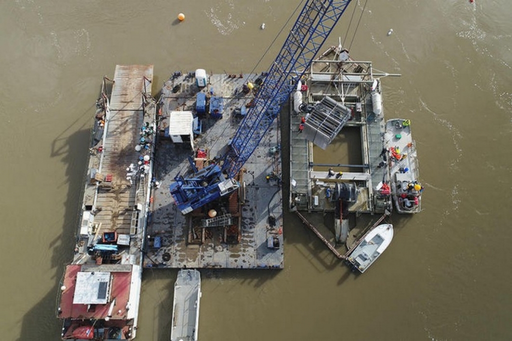 Au pied du pont de pierre à Bordeaux, les courants peuvent atteindre 3,5m/s, à une profondeur supérieure à 8 mètres (photo Seeneoh)