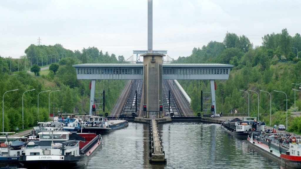 Le plan incliné de Ronquières (Photo MAITE DEQUINZE - BELGA)