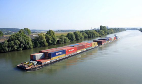 Convoi fluvial conteneurisé opéré par Logi Ports Shuttle (Photo Logi Ports Shuttle)