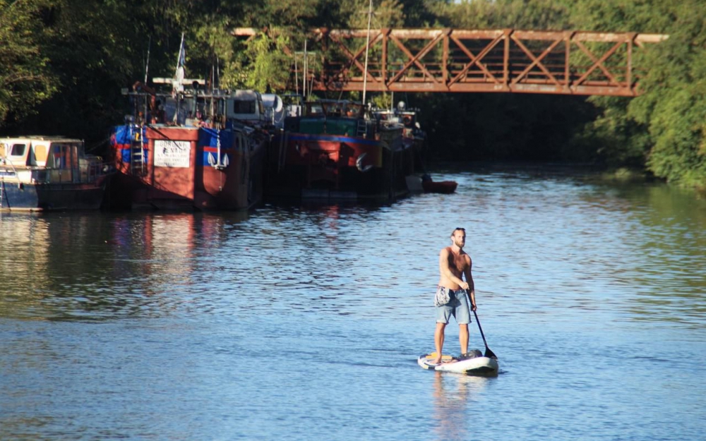 Janville, mercredi. Le canal, qui double le cours de l’Oise sur 34 km, débouche au port fluvial de Janville, au nord de Compiègne. (Photo LP/Alexis Bisson)