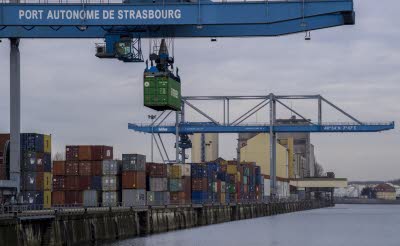 Le port de Strasbourg pénalisé par les basses eaux du Rhin (Photo D.R.)