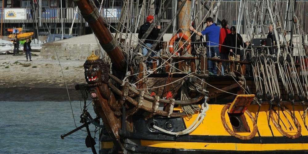 Pour saluer Bordeaux et les Bordelais, le vieux gréement tirera peut-être des coups de canon dimanche à 13 heures. (Photo : Archives Xavier Léoty)