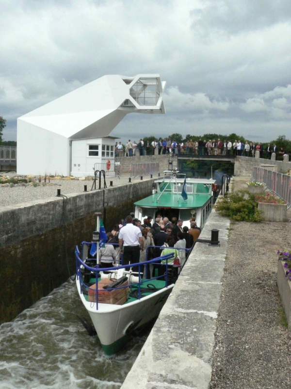 Inauguration de la guérite de l'écluse de St Symphorien (Photo P. Ménager)